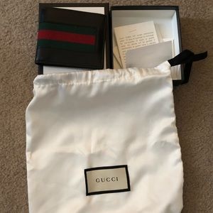 Mens Gucci wallet - Authentic